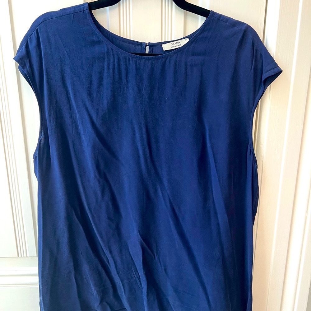 100% silk cap sleeve navy top